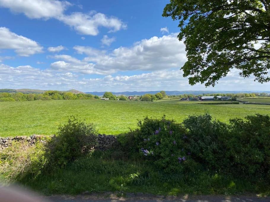 Outskirts Of Ulverston, Entire Cottage - Sleeps 4 Kültér fotó